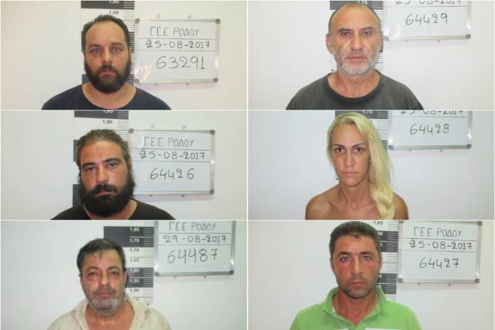 Τα μέλη της σπείρας που εξαπατούσε, υποσχόμενη διαγραφή οφειλών προς τη ΔΕΗ